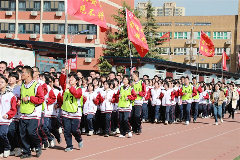 河北衡水中學(xué)王建勇校長(zhǎng)帶隊(duì)來(lái)石家莊精英中學(xué)參觀交流